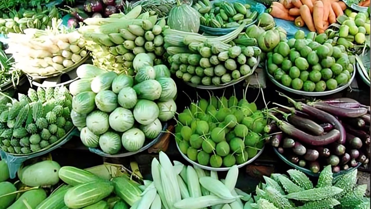 বাজারে সবজি ৮০ টাকার নিচে কোনও সবজি নেই